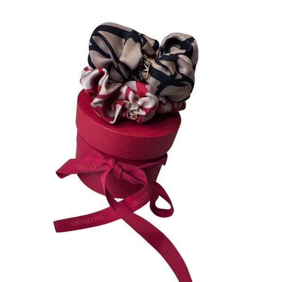 NWT Valentino Garavani Silk Hair Scrunchies (Set of 2) - Picture 2 of 3